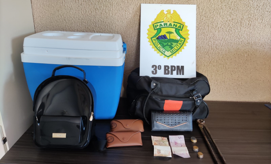 No Sudoeste do estado, PM prende quatro pessoas e apreenderam dois carros e uma espingarda