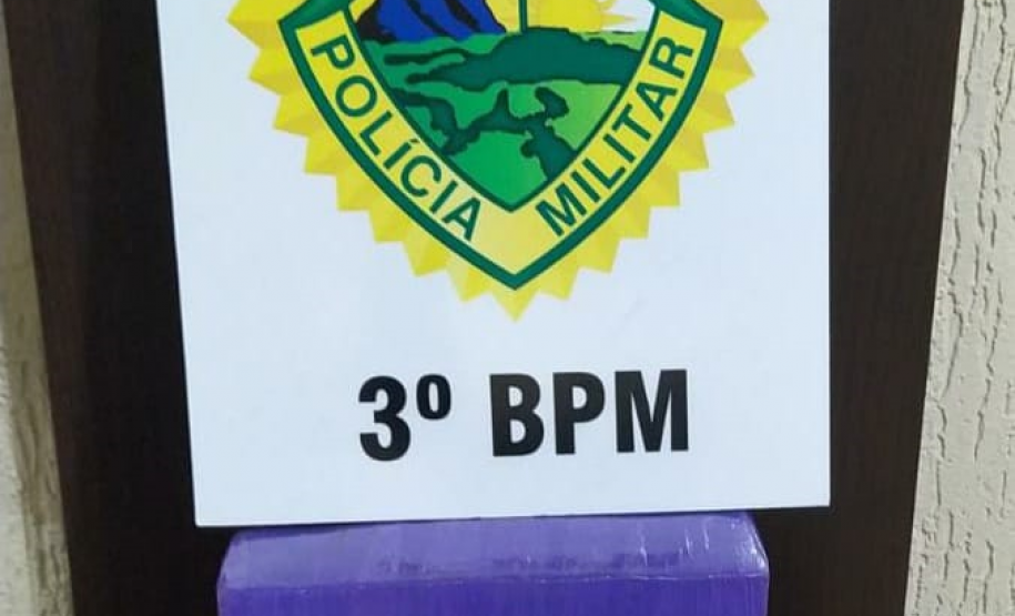 PM encaminha cinco pessoas e apreende mais de 10 quilos de drogas em Pato Branco (PR)