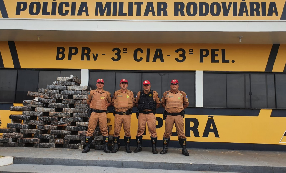 Quase uma tonelada de maconha é apreendida pelo BPRv em Iporã (PR)