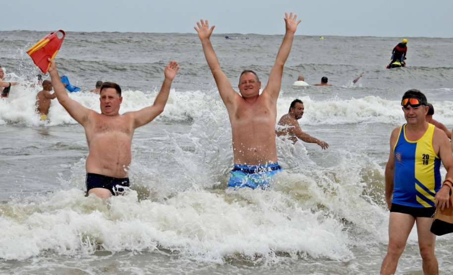 21ª edição da Travessia dos Veteranos do Corpo de Bombeiros celebra tradição em Guaratuba