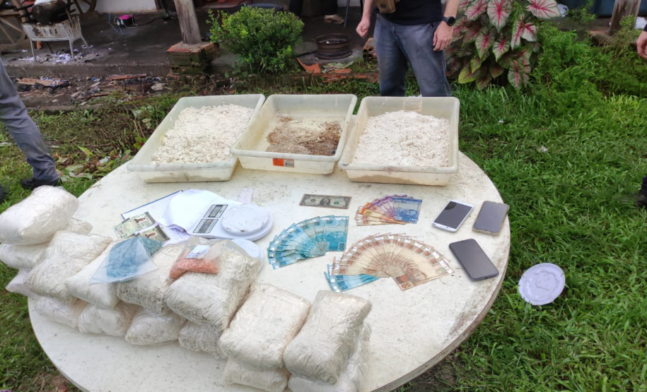 Laboratório de cocaína é descoberto em Guaratuba durante operação integrada entre as Polícias Militares do Paraná e de Santa Catarina