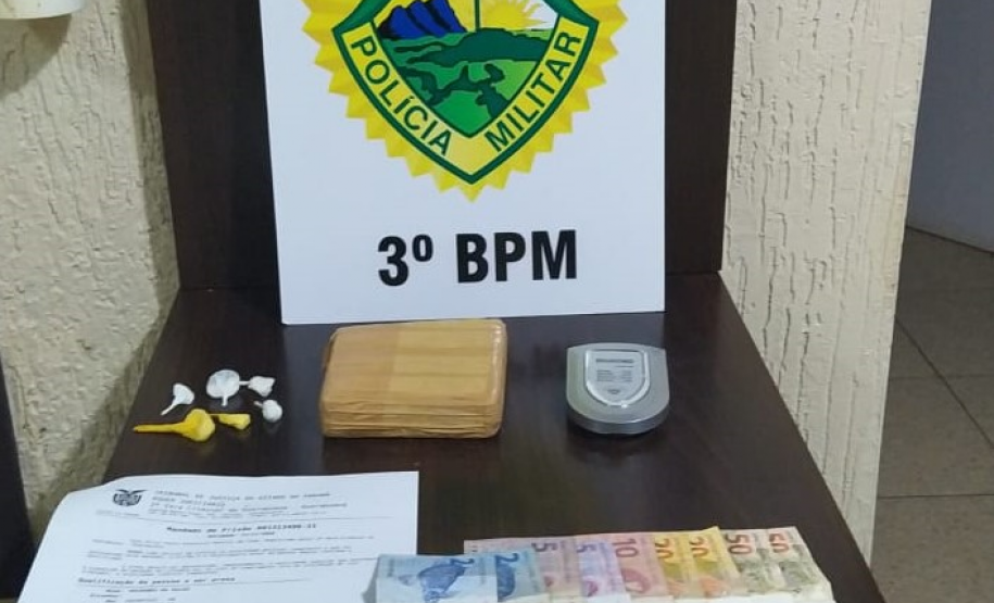 No Sudoeste do estado, PM prende duas pessoas e mais de 470 gramas de cocaína