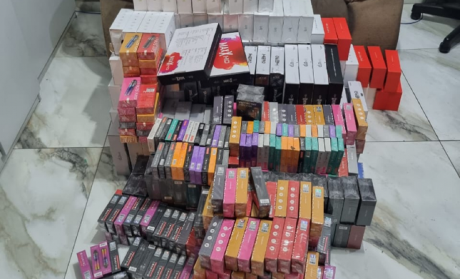 No Norte Pioneiro, PM apreende mais de 200 aparelhos eletrônicos contrabandeados em ônibus de viagem