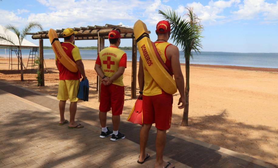 Atuação de bombeiros intensifica prevenção e diminui afogamentos na Costa Oeste