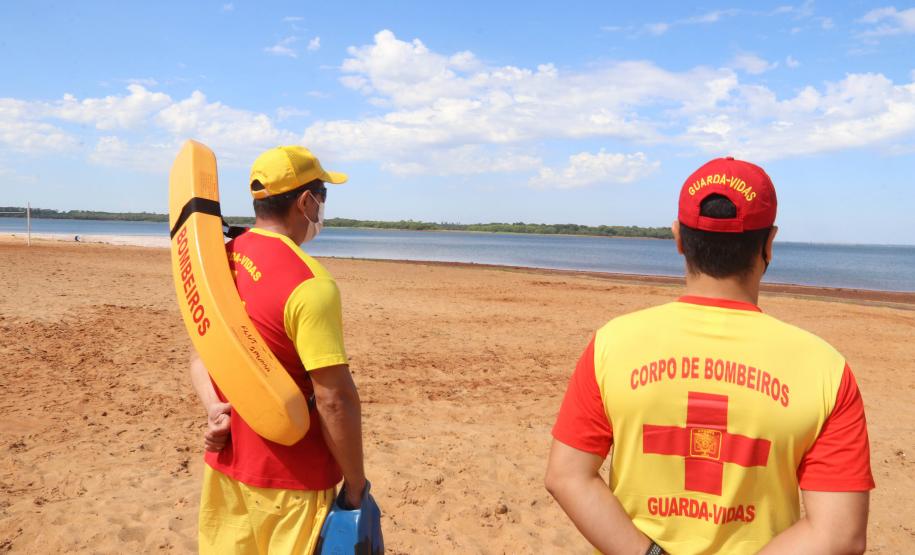 Atuação de bombeiros intensifica prevenção e diminui afogamentos na Costa Oeste