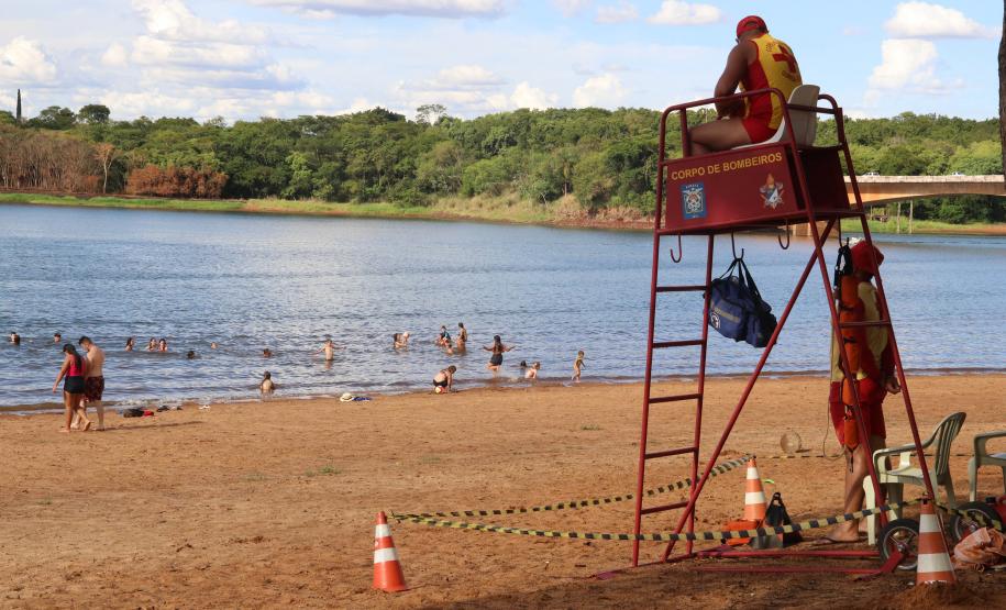 Atuação de bombeiros intensifica prevenção e diminui afogamentos na Costa Oeste