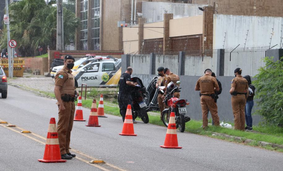 Operação da PM reforça policiamento em alguns bairros de Curitiba
