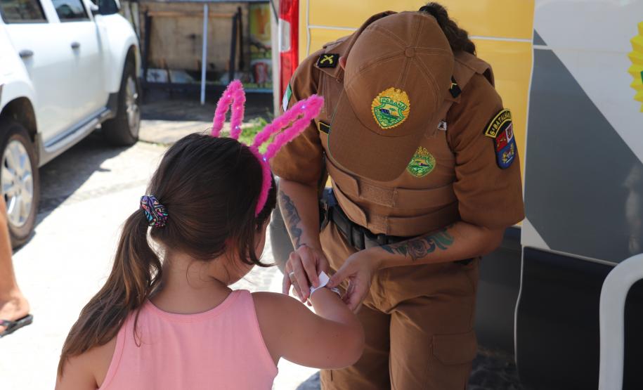 PM distribui quase 50 mil pulseirinhas de identificação