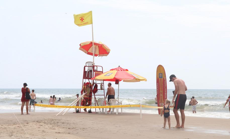 Polícia Militar alerta para a segurança das crianças nas praias durante o feriado