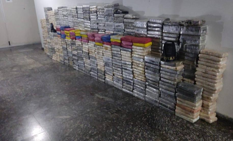 Policiais militares da ROTAM de Paranaguá localizam depósito com pasta base de cocaína estimada em R$ 150 milhões