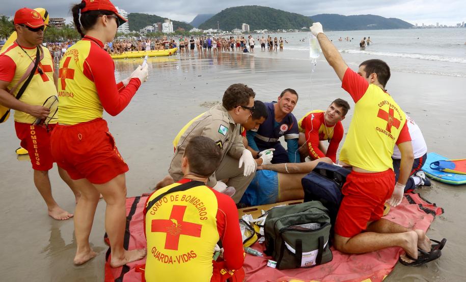 Corpo de Bombeiros reforça pedido: banho deve ocorrer em locais protegidos por guarda-vidas