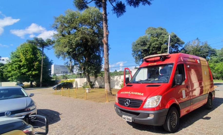 Policiais salvam vida de bebê e PM orienta sobre como agir em caso de engasgamento