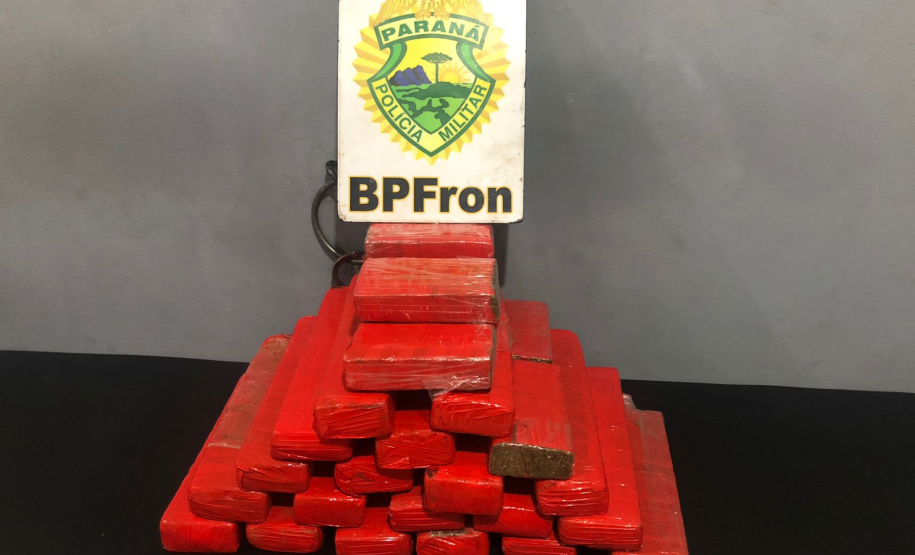 BPFRON apreende quase 50 quilos de maconha e recupera 32 toneladas de soja no Oeste do estado