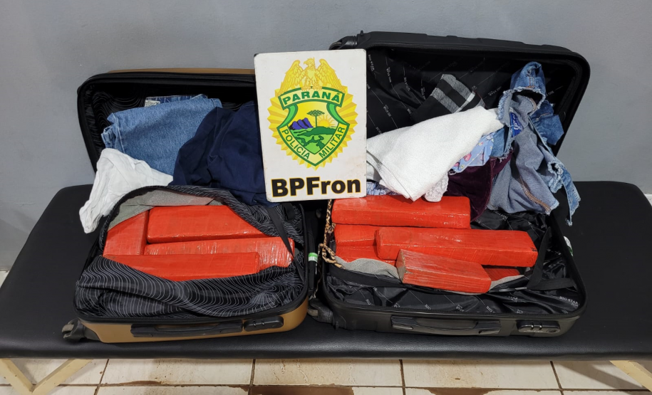 BPFRON apreende quase 50 quilos de maconha e recupera 32 toneladas de soja no Oeste do estado