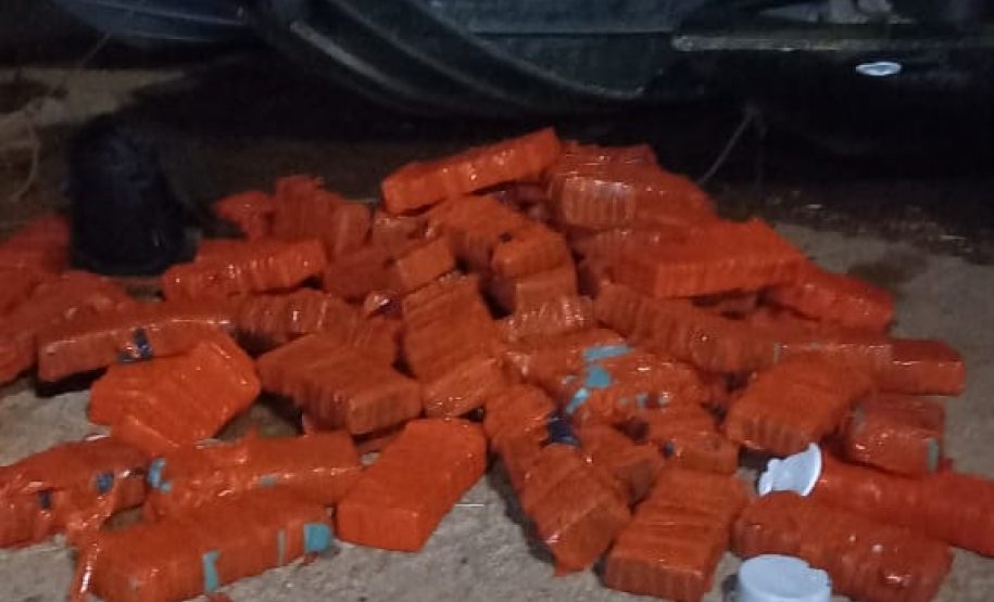 Ação integrada entre as polícias Militar, Civil e Federal resulta na apreensão de meia tonelada de maconha no lago de Itaipu, em Guaíra (PR)
