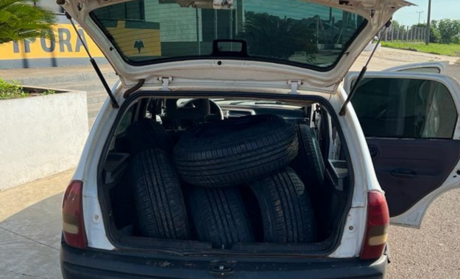 BPRv apreende 53 pneus e diversos produtos contrabandeados no interior do estado