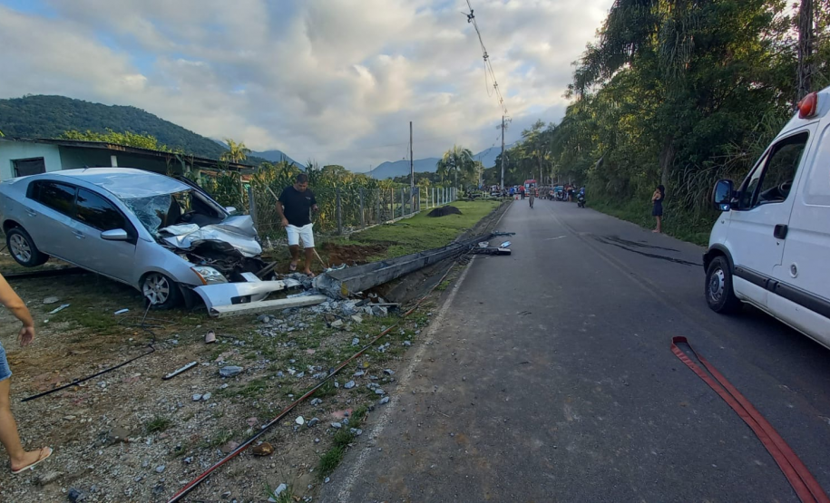 Após acidente na estrada da Codonga, BPMOA faz transporte de vítima até Paranaguá