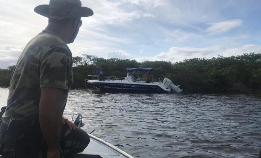 Baías de Guaratuba e Paranaguá recebem policiamento aquático da Polícia Ambiental