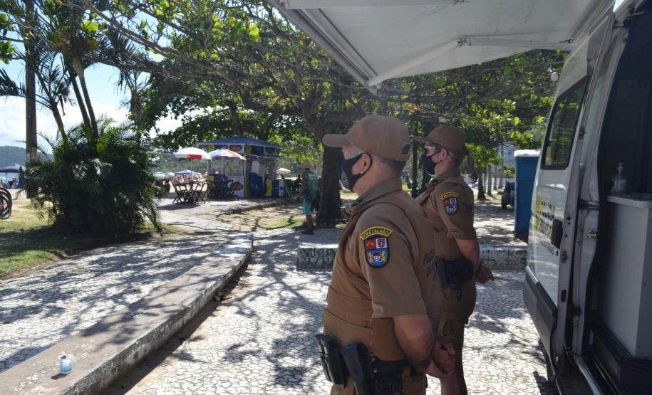 PM orienta sobre cuidados com a casa de praia e atitudes de prevenção na areia durante o Carnaval