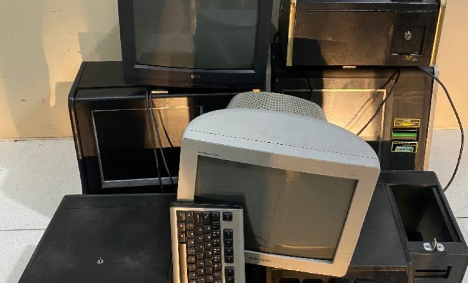 AIFU fiscaliza 26 estabelecimentos comerciais e aplica R$ 10 mil em multas em Curitiba