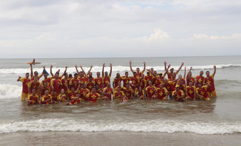 Corpo de Bombeiros forma 55 guarda-vidas civis voluntários no Litoral