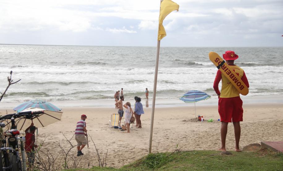 Corpo de Bombeiros faz mais de 145 mil ações preventivas a afogamentos na temporada