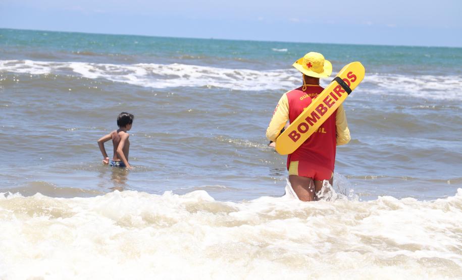 Corpo de Bombeiros faz mais de 145 mil ações preventivas a afogamentos na temporada