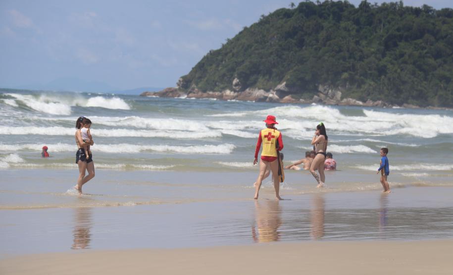 Corpo de Bombeiros faz mais de 145 mil ações preventivas a afogamentos na temporada