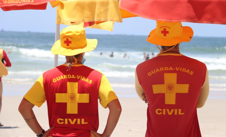 Corpo de Bombeiros faz mais de 145 mil ações preventivas a afogamentos na temporada