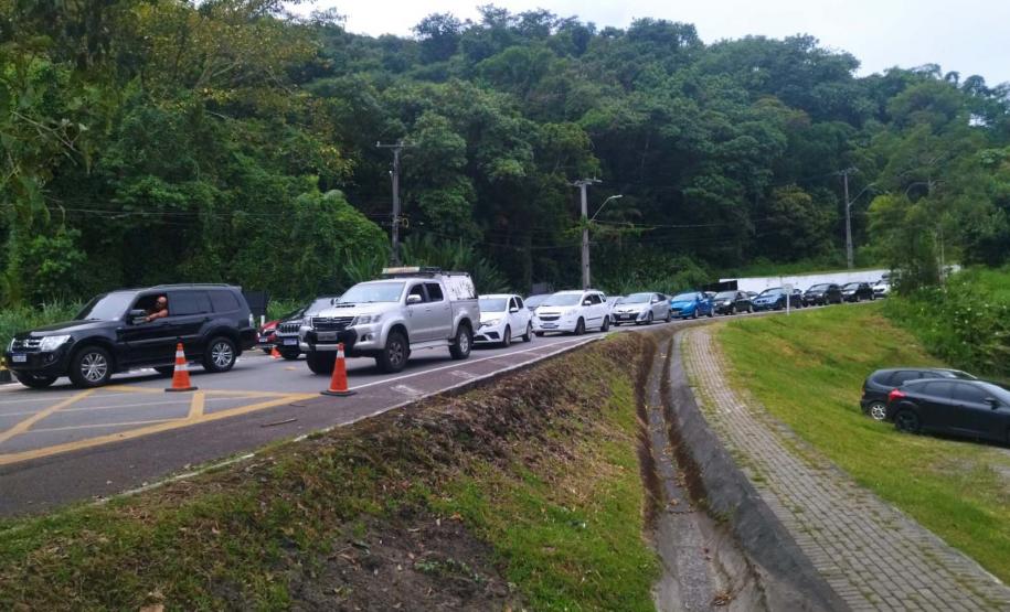 Batalhão Rodoviário faz inversão de pista na PR 412 sentido Ferry Boat no Litoral para retorno do Carnaval