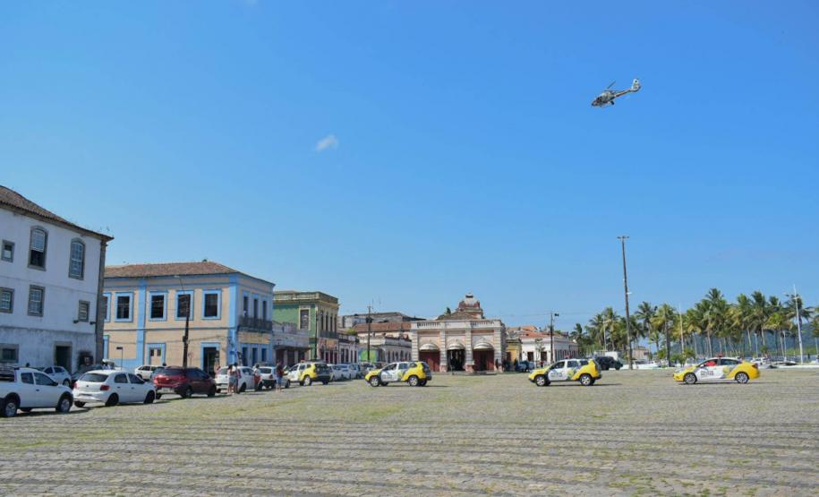 Com apoio de helicóptero e 50 viaturas, PM desencadeia megaoperação no Litoral