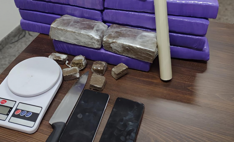 Polícia Militar apreende 10 quilos de maconha e encaminha cinco pessoas no Litoral do estado