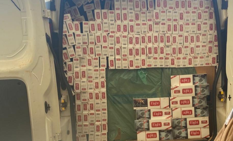BPRV apreende mais de 22 mil maços de cigarros em carro com problemas mecânicos em Goioerê, no interior do estado
