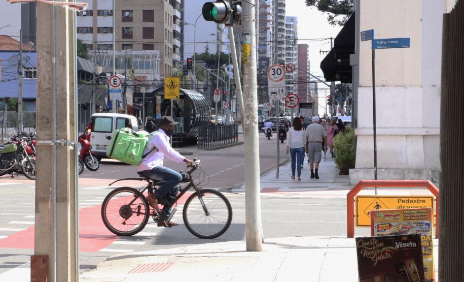 Ciclomotores e bicicletas elétricas precisam seguir recomendações de segurança