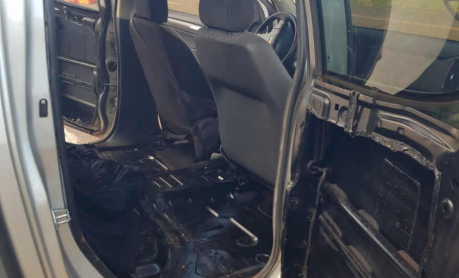 BATALHÃO APREENDE MACONHA E UMA CAMINHONETE PREPARADA PARA O TRANSPORTE DE ILÍCITOS