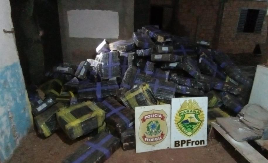 BPFRON e Polícia Federal apreendem 2,8 toneladas de drogas em Santa Helena-PR