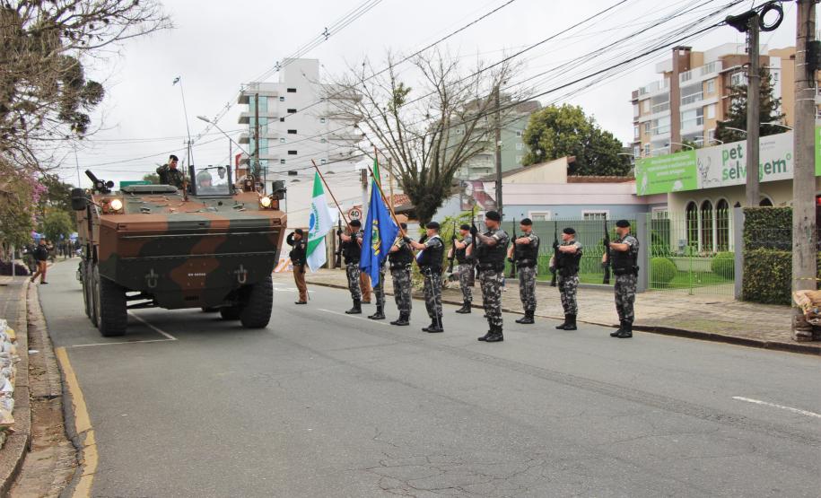 Tropas da Polícia Militar participam do desfile cívico-militar alusivo ao Dia da Independência.