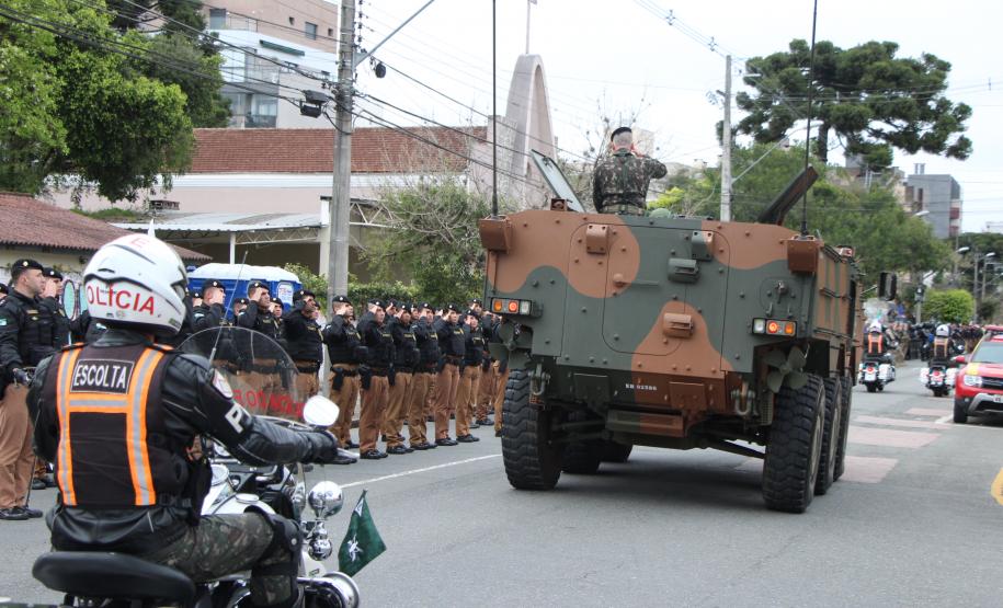 Tropas da Polícia Militar participam do desfile cívico-militar alusivo ao Dia da Independência.