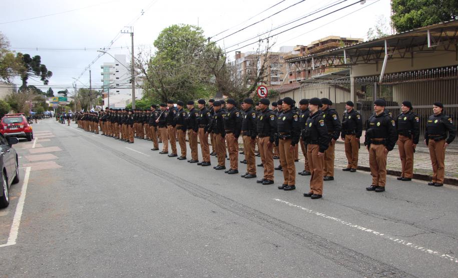 Tropas da Polícia Militar participam do desfile cívico-militar alusivo ao Dia da Independência.
