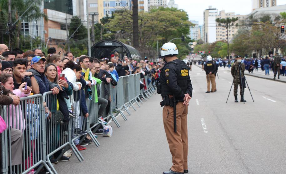 Tropas da Polícia Militar participam do desfile cívico-militar alusivo ao Dia da Independência.
