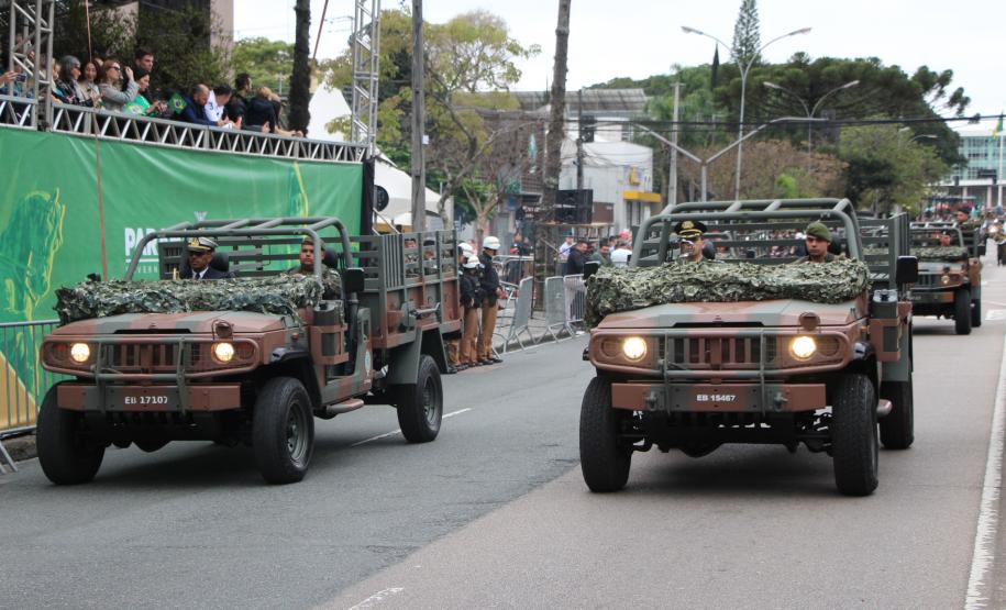 Tropas da Polícia Militar participam do desfile cívico-militar alusivo ao Dia da Independência.