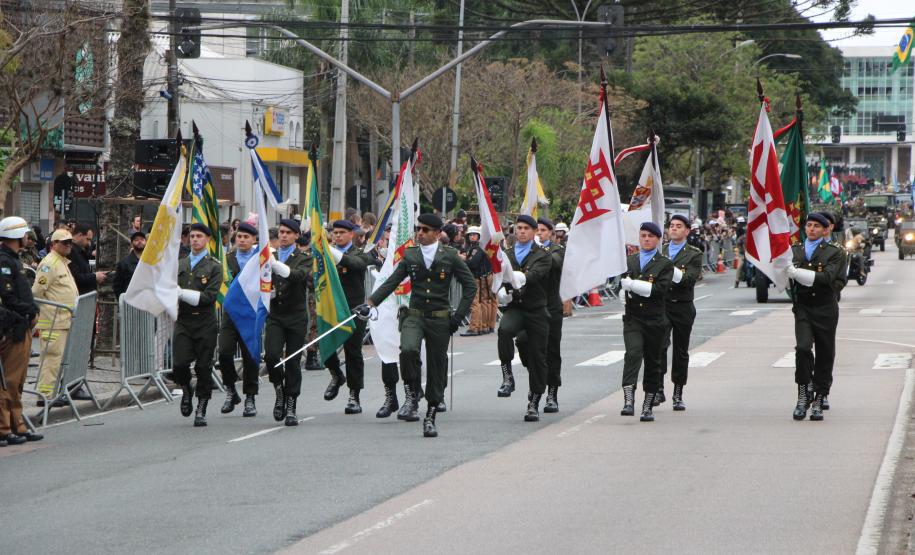 Tropas da Polícia Militar participam do desfile cívico-militar alusivo ao Dia da Independência.