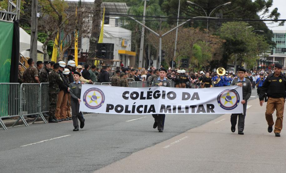Tropas da Polícia Militar participam do desfile cívico-militar alusivo ao Dia da Independência.
