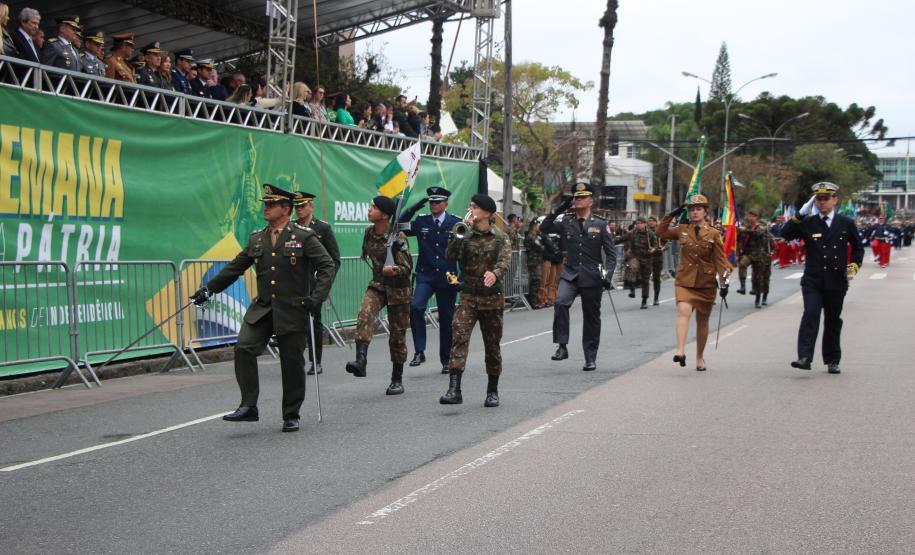 Tropas da Polícia Militar participam do desfile cívico-militar alusivo ao Dia da Independência.