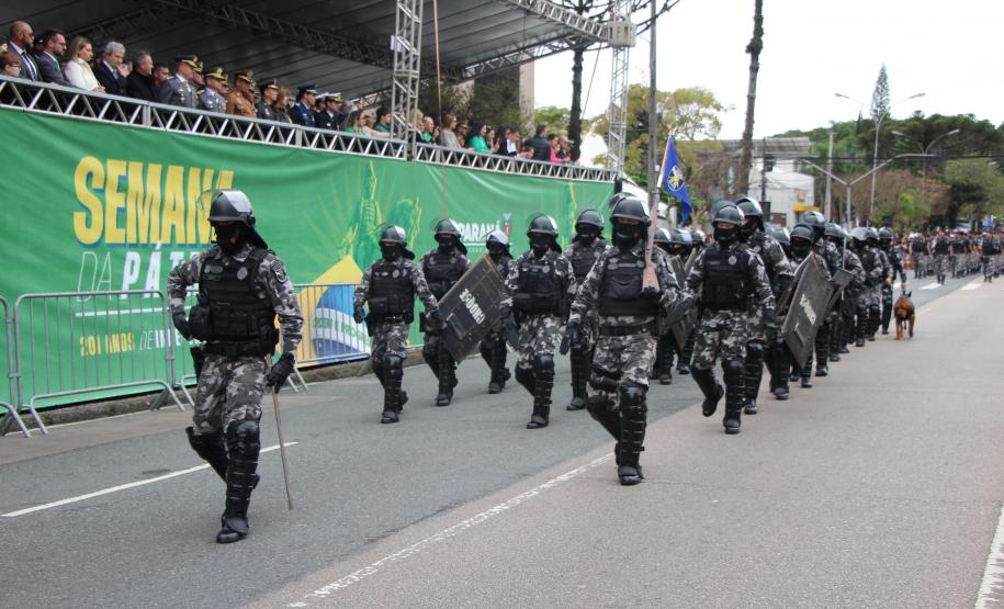 Tropas da Polícia Militar participam do desfile cívico-militar alusivo ao Dia da Independência.
