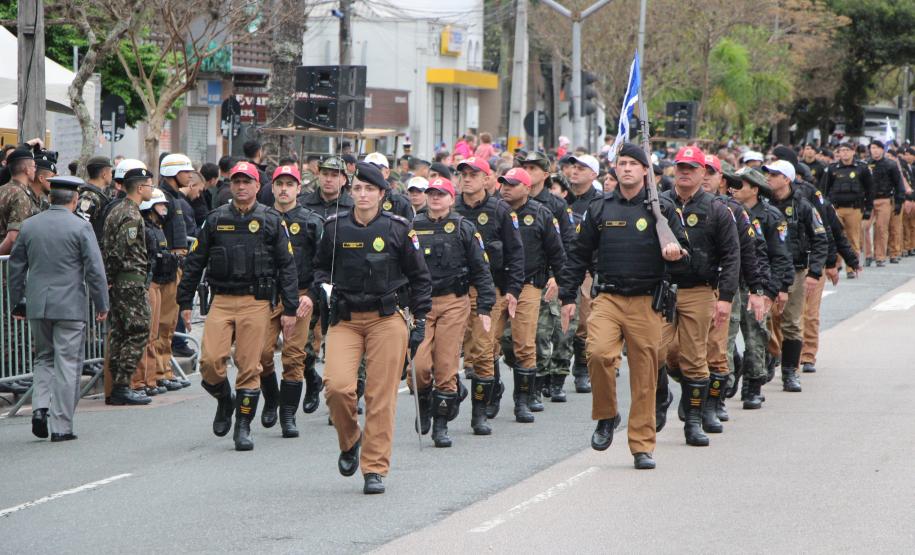 Tropas da Polícia Militar participam do desfile cívico-militar alusivo ao Dia da Independência.