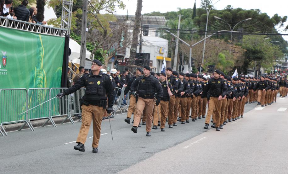 Tropas da Polícia Militar participam do desfile cívico-militar alusivo ao Dia da Independência.