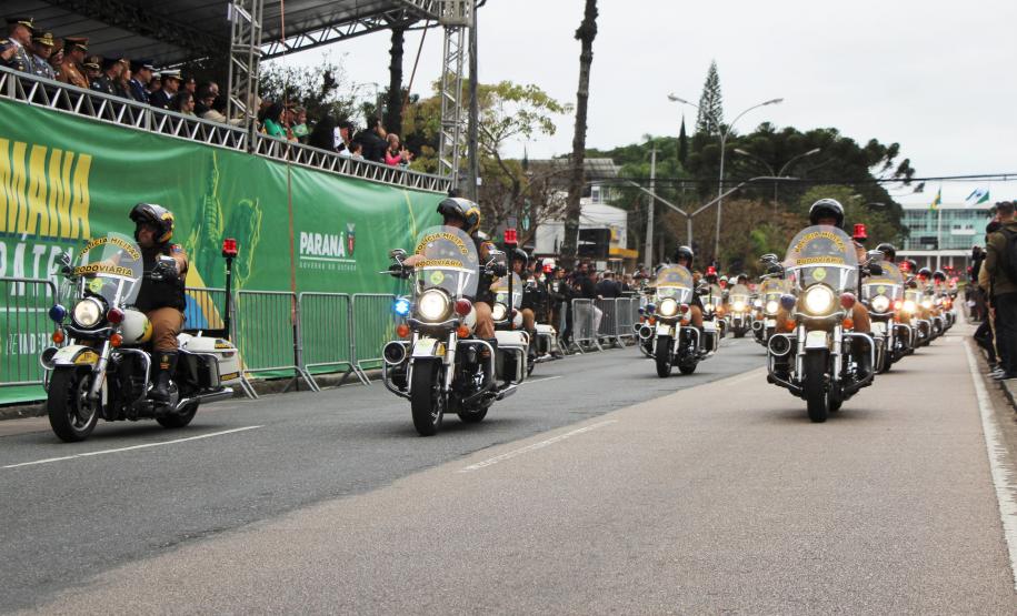 Tropas da Polícia Militar participam do desfile cívico-militar alusivo ao Dia da Independência.