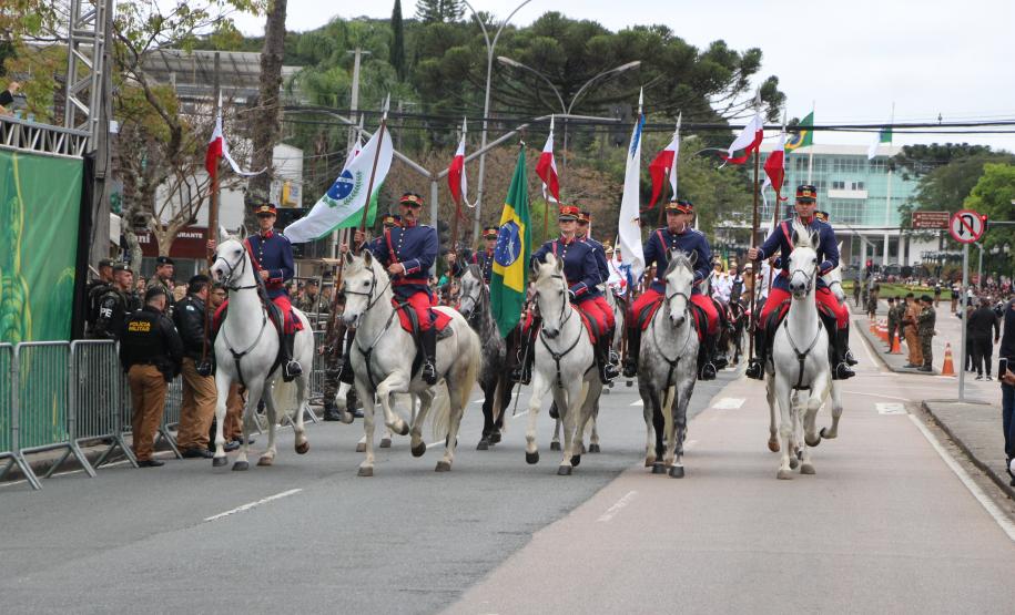 Tropas da Polícia Militar participam do desfile cívico-militar alusivo ao Dia da Independência.