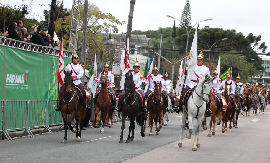 Tropas da Polícia Militar participam do desfile cívico-militar alusivo ao Dia da Independência.